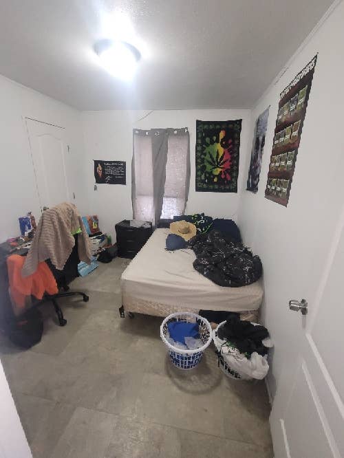 Looking for a new house/roommate