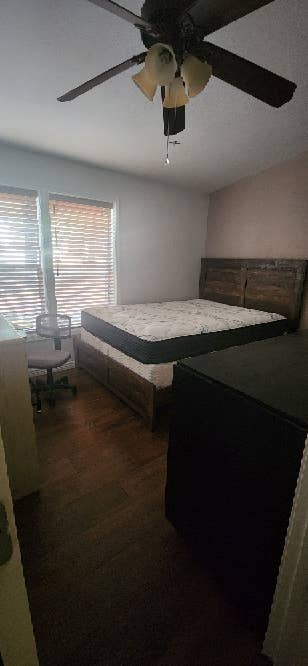 Room available 6 min drive to south