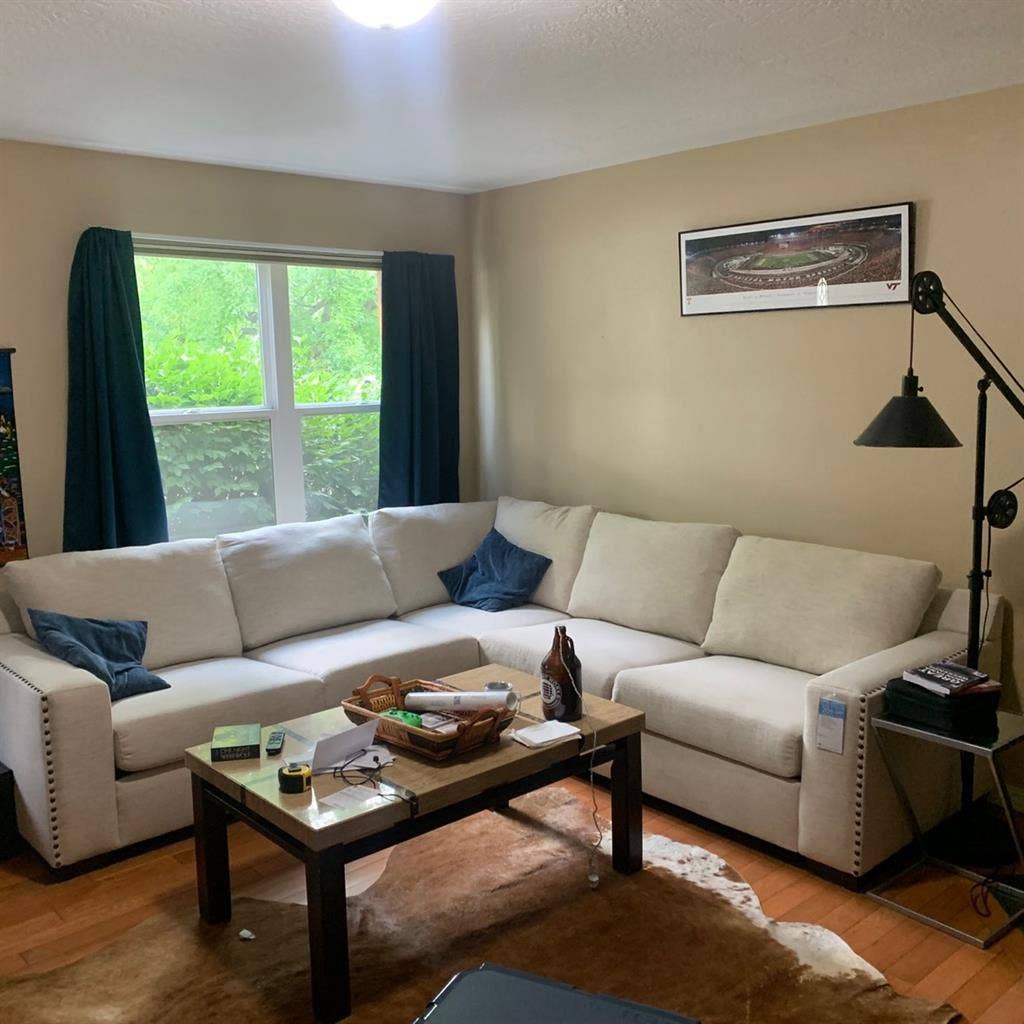 Looking for a roommate!