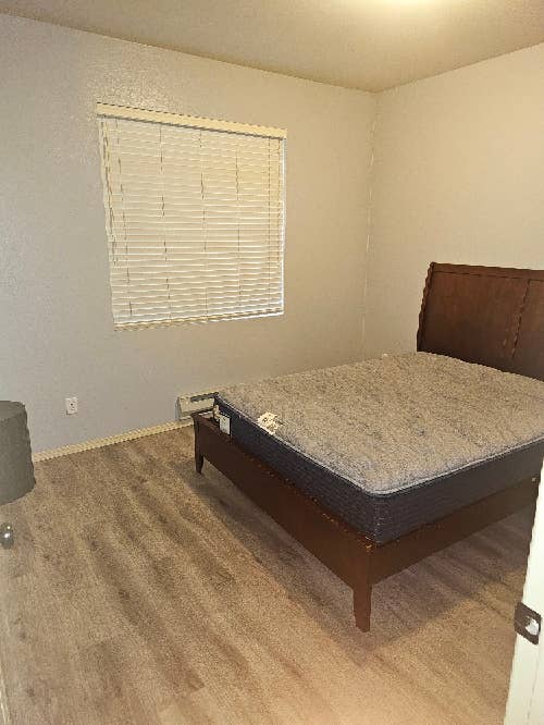 Room available to rent