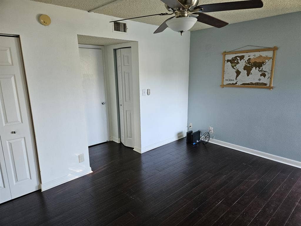 Master bedroom for rent