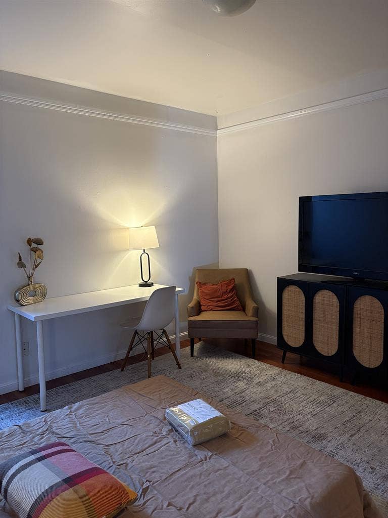 Furnished Room(utilities included)