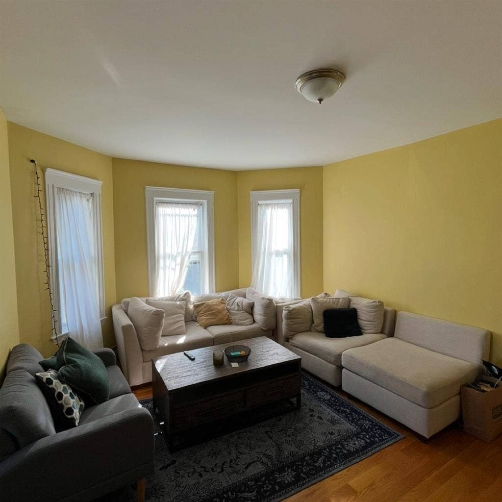 Looking to sublet!