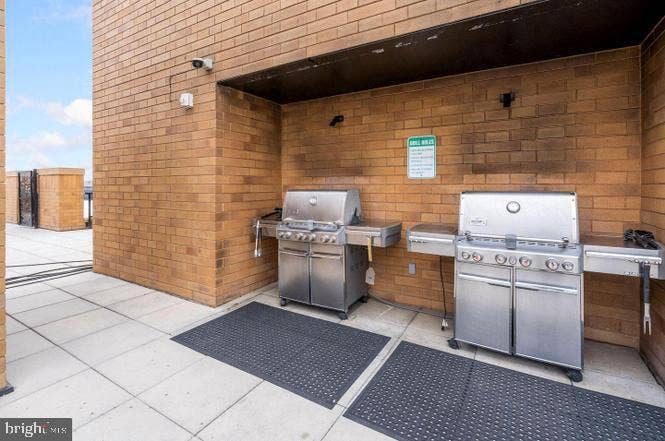 Bright & Spacious 1BR/1BA Condo in 