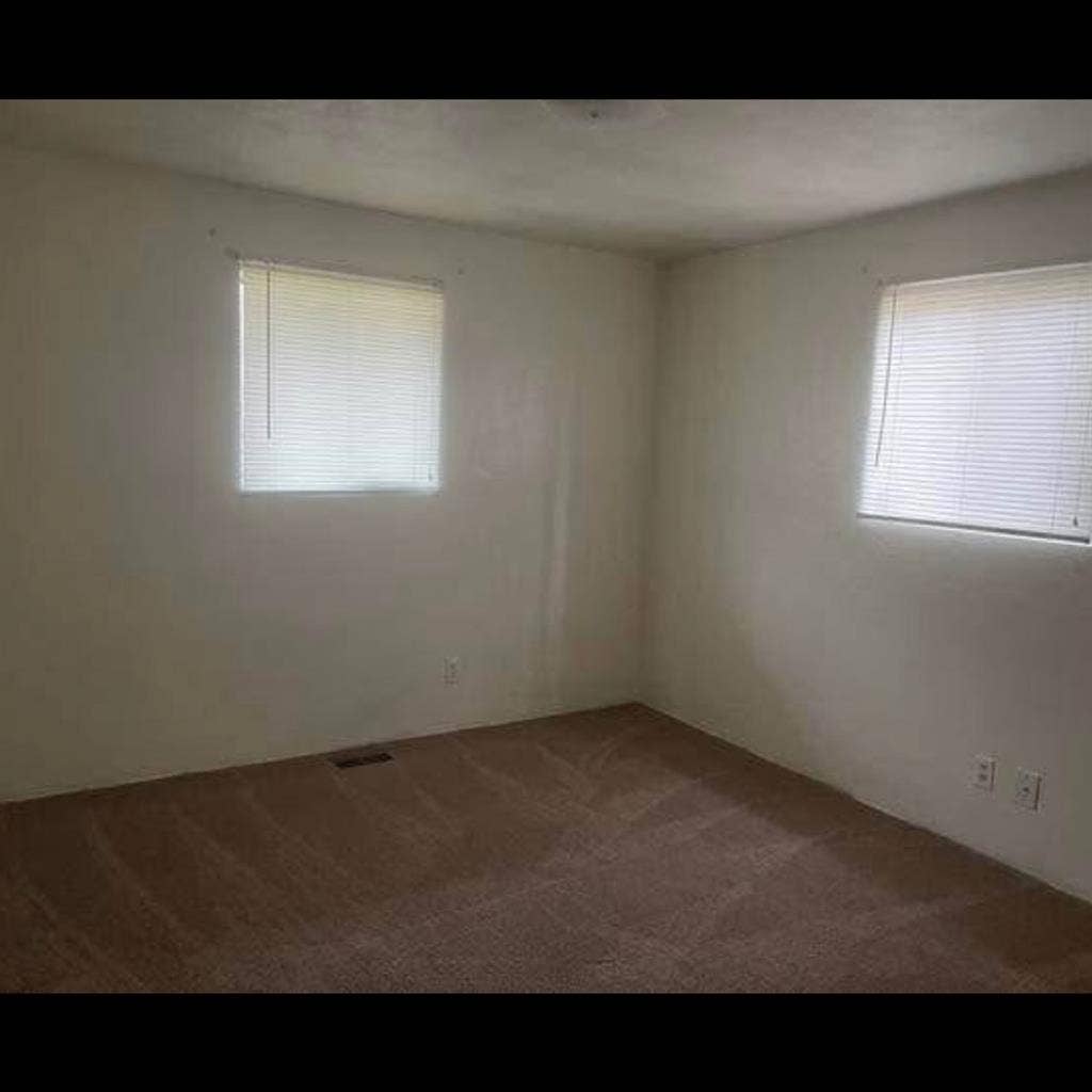 Room for rent in East Medford