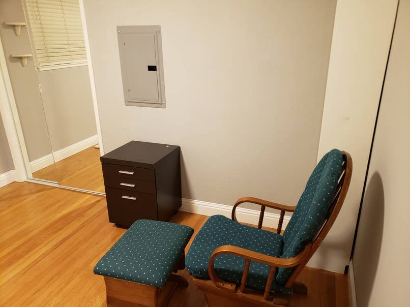 Single room for rent in home