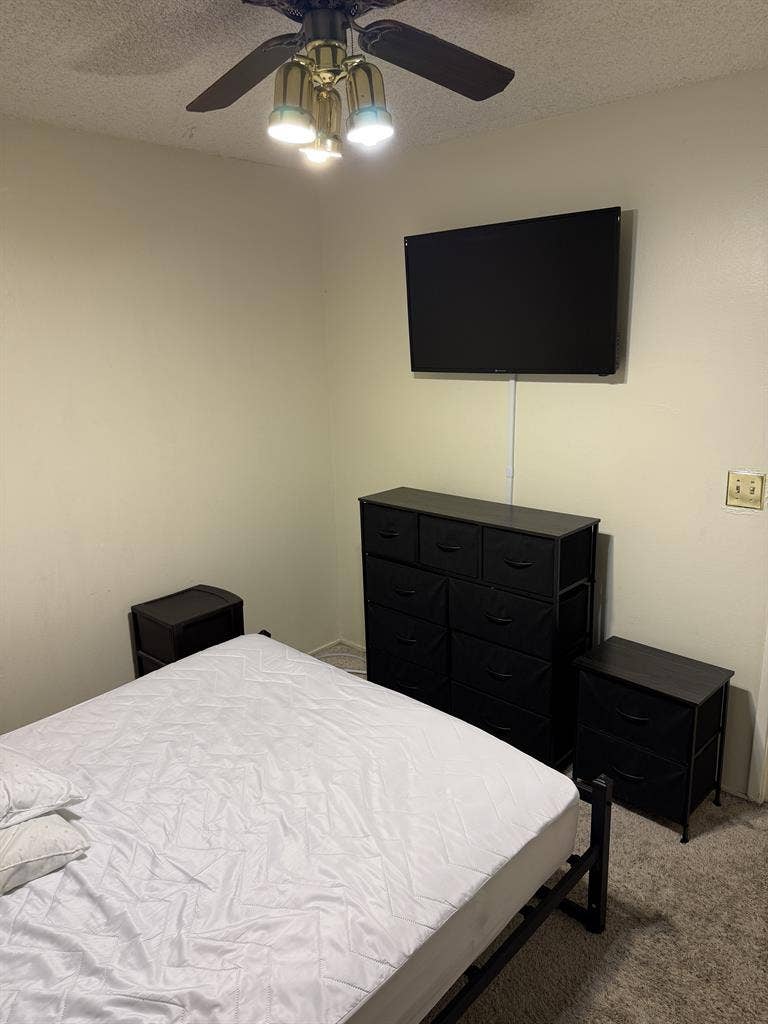 One Bedroom/ East Sacramento Area