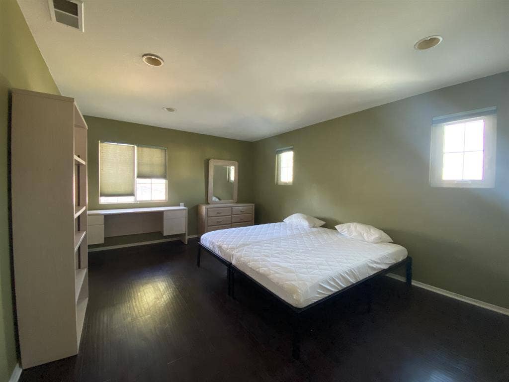 Shared large furnished room