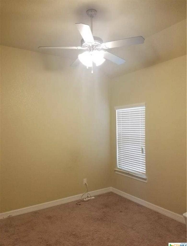 Room for rent in 4 Bedroom House