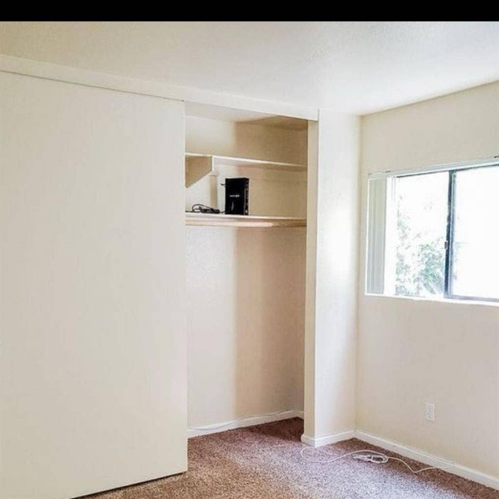 Room for rent Hillcrest avail March