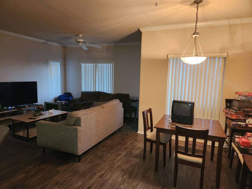 Need new roommate! Nice area!