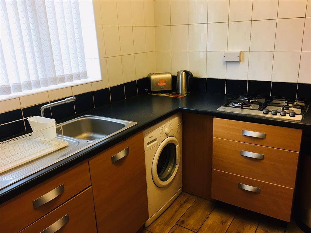 Spacious House Share Available B