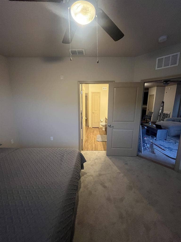 Bedroom for rent east Orlando