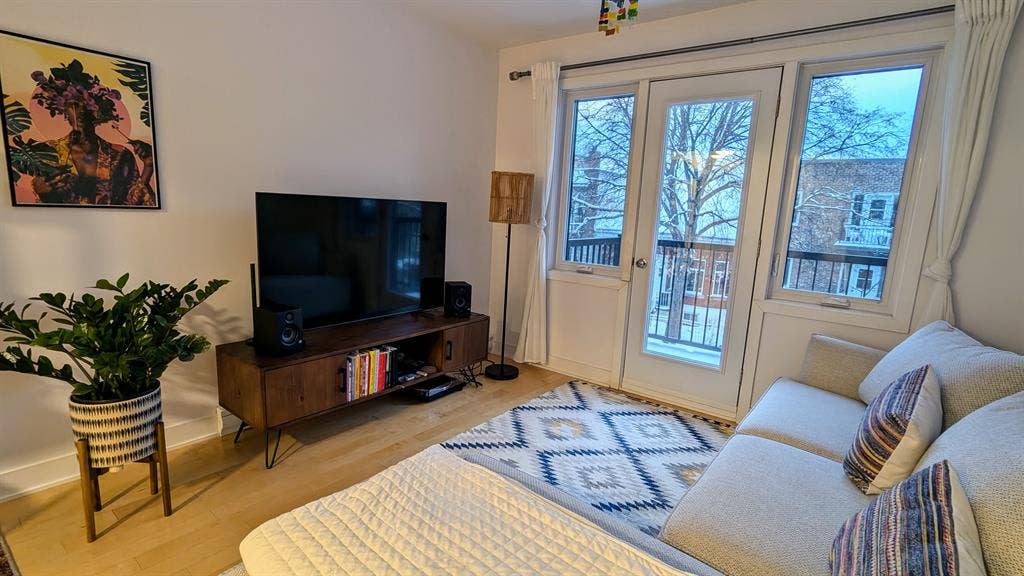 Sublet Furnished 2-Bedroom Apt