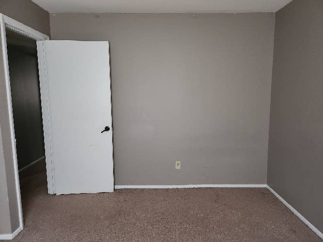 Unfurnished bedroom