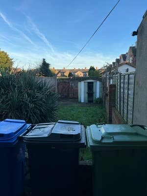 Room in a Shared House, DNLH