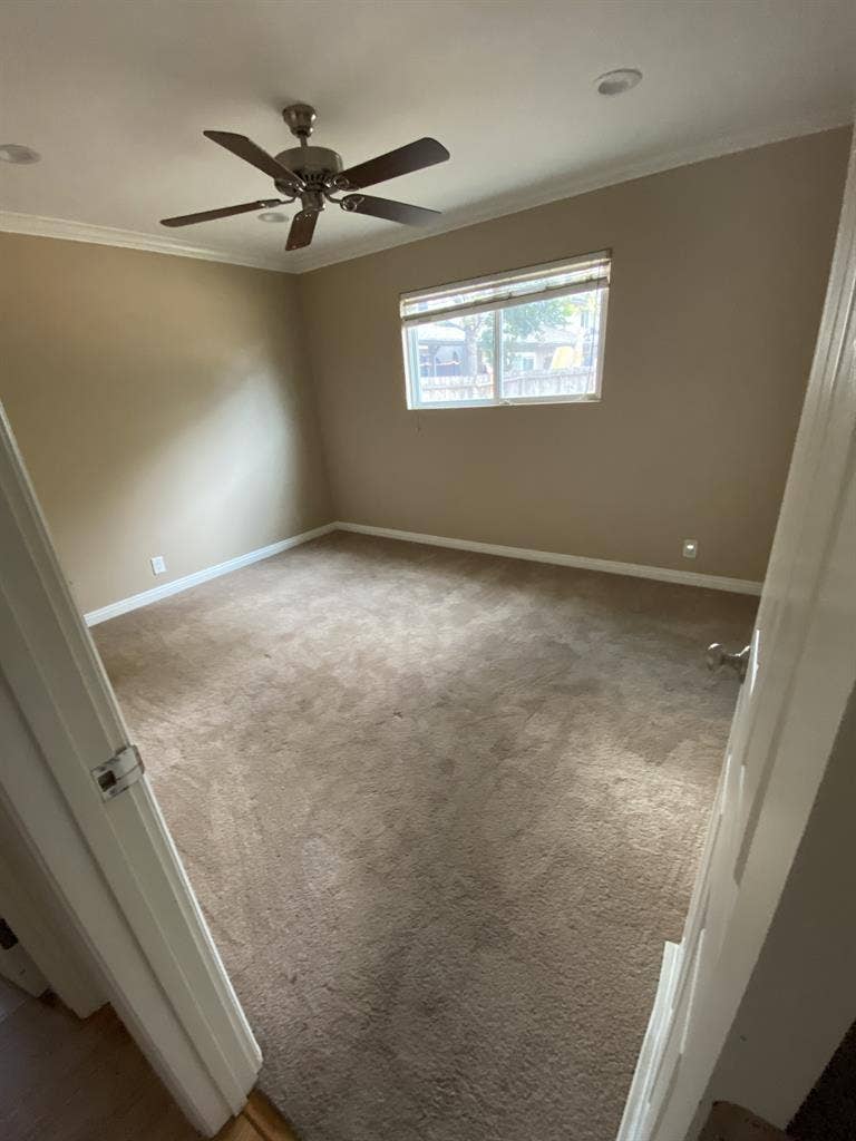 Room for rent near Westlake Village