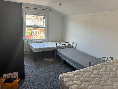 2 bed room available for rent