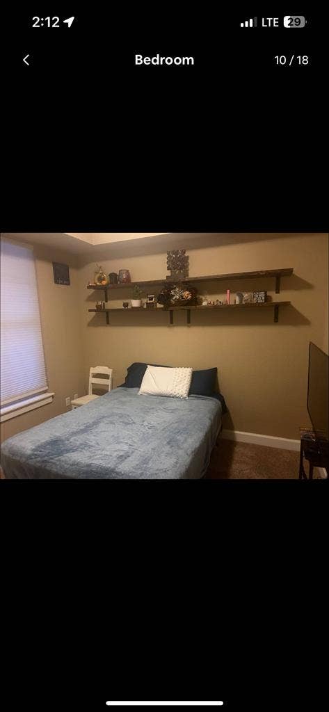 Beautiful bedroom w balcony