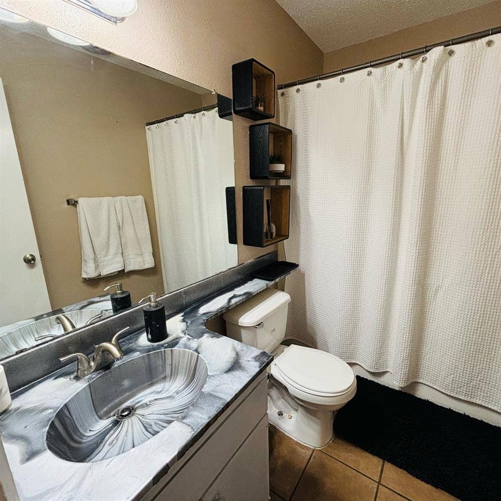 Room for rent in South Austin