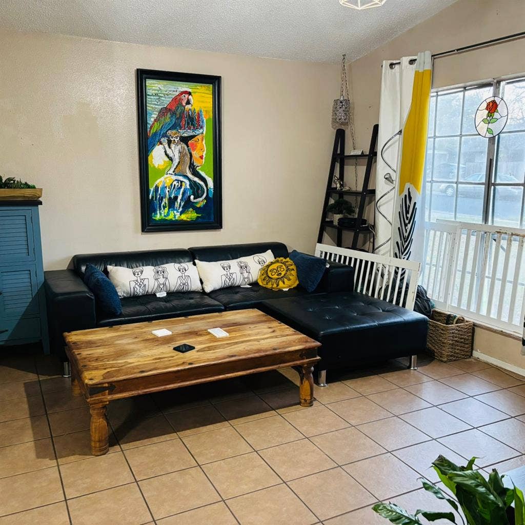 Room for rent in South Austin