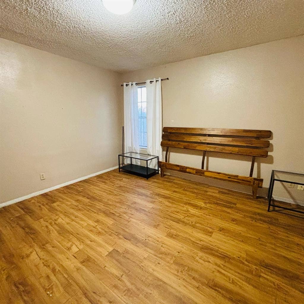 Room for rent in South Austin