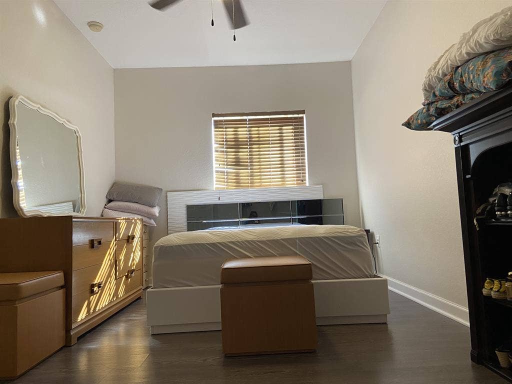 3 rooms for rent in House