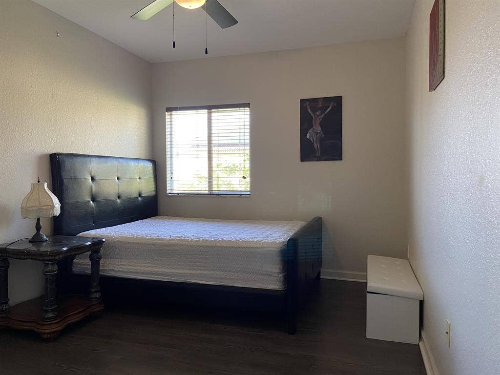 3 rooms for rent in House