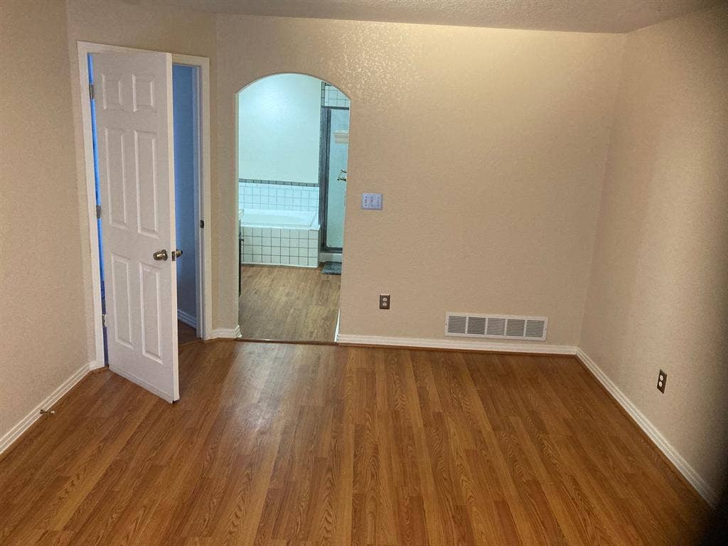 Spacious Unfurnished Master Bedroom