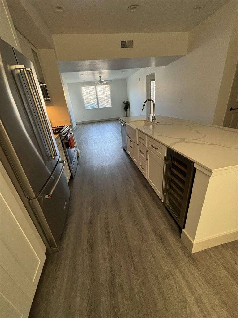 UCSB/SBCC STUDENTHOUSING
 FEB 1-JUNE