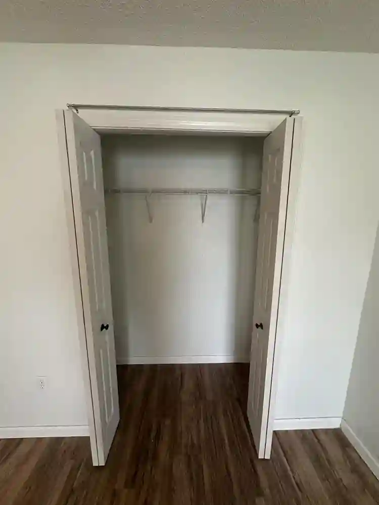 1 bed room / 1 shared bathroomm