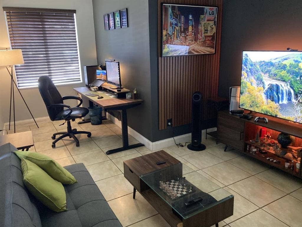 Spacious Furnished Private Room