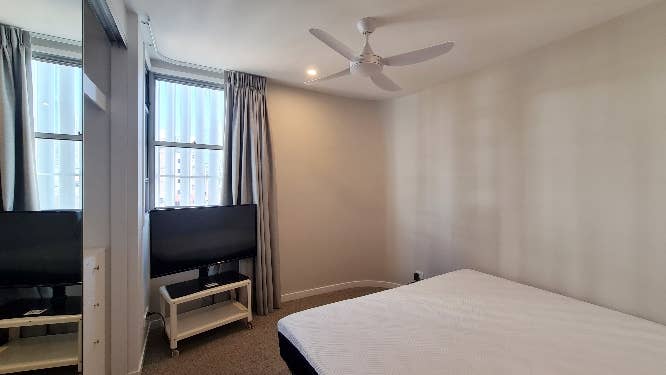 Master bedroom/ensuite city centre