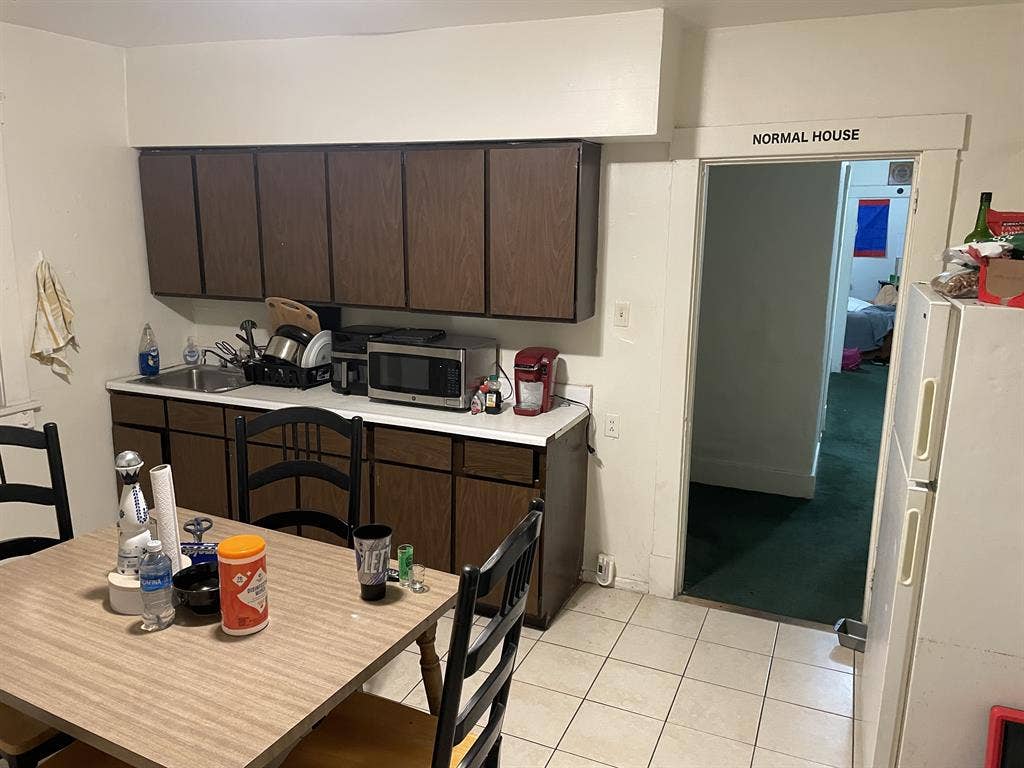 APARTMENT FOR SUBLEASE