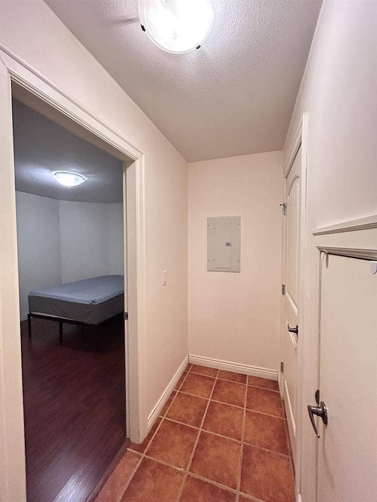 Beautiful large 1 bedroom available