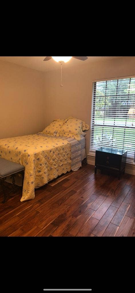 S Austin, Furnished room $