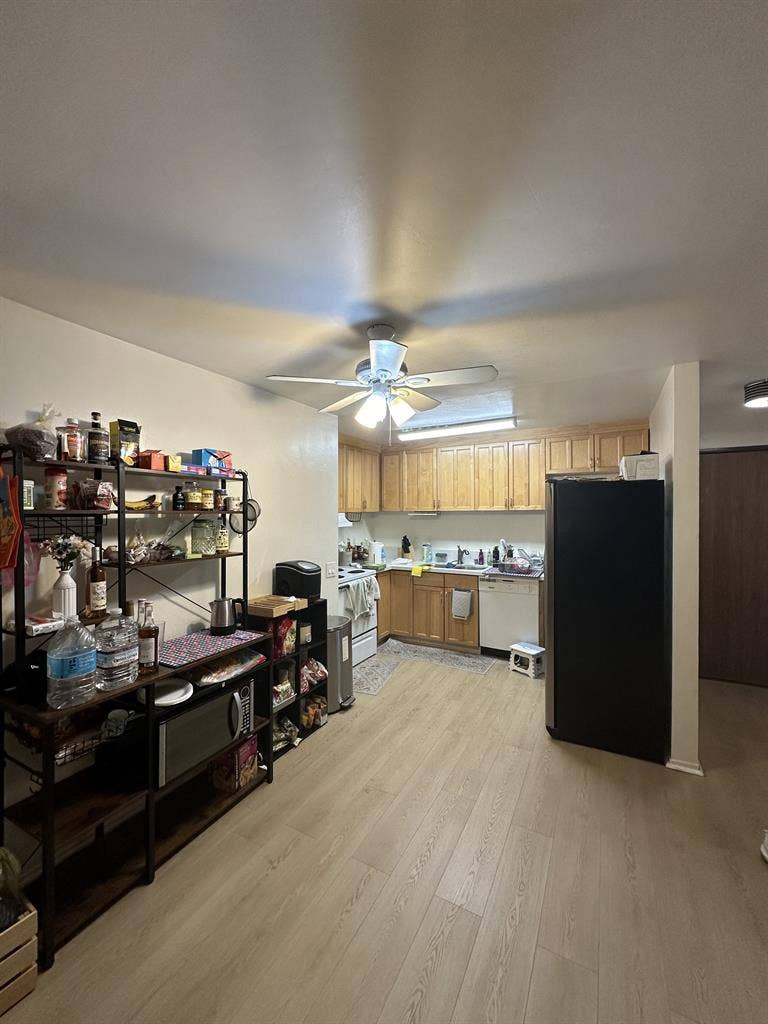 Private room for rent in Northridge