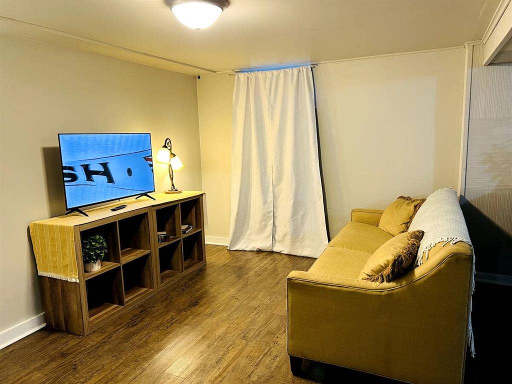 Private Studio Apartment in Miller