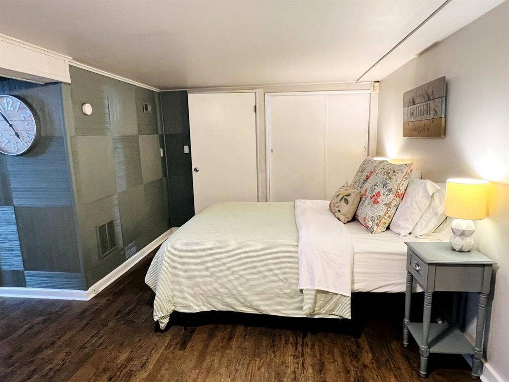 Private Studio Apartment in Miller