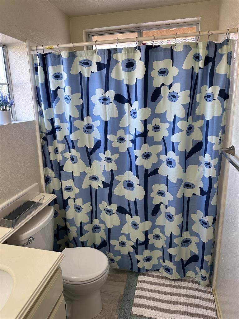 Room/private bathroom for rent