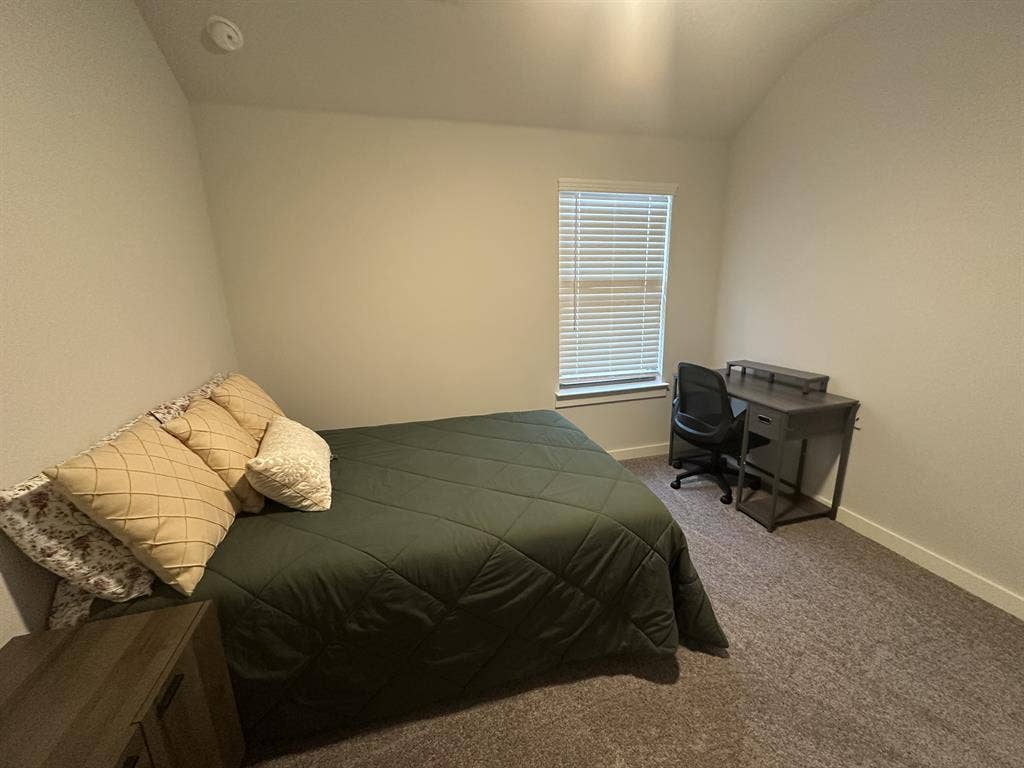 Clean room/bathroom for female