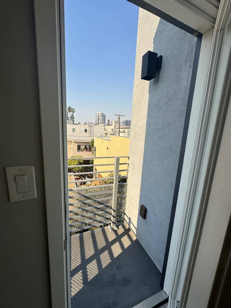 2 Modern Private Rooms in Hollywood