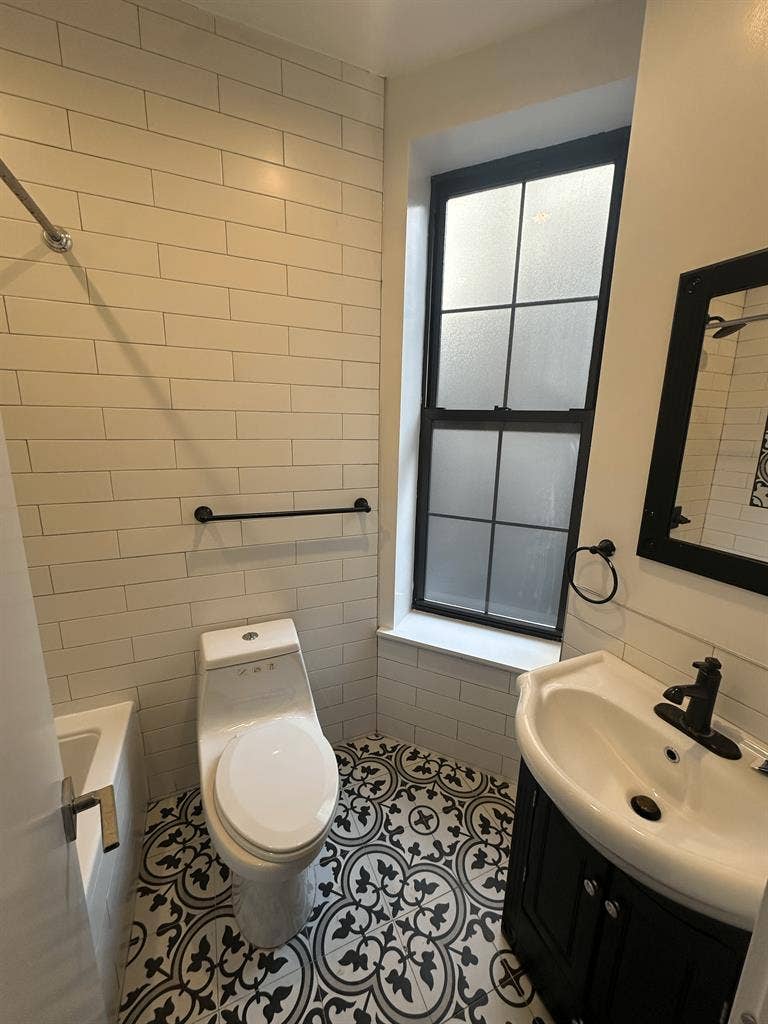 Spacious 1-Bdrm w/ Private Bathroom