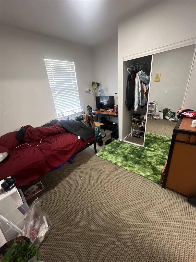 Looking to sublet this room