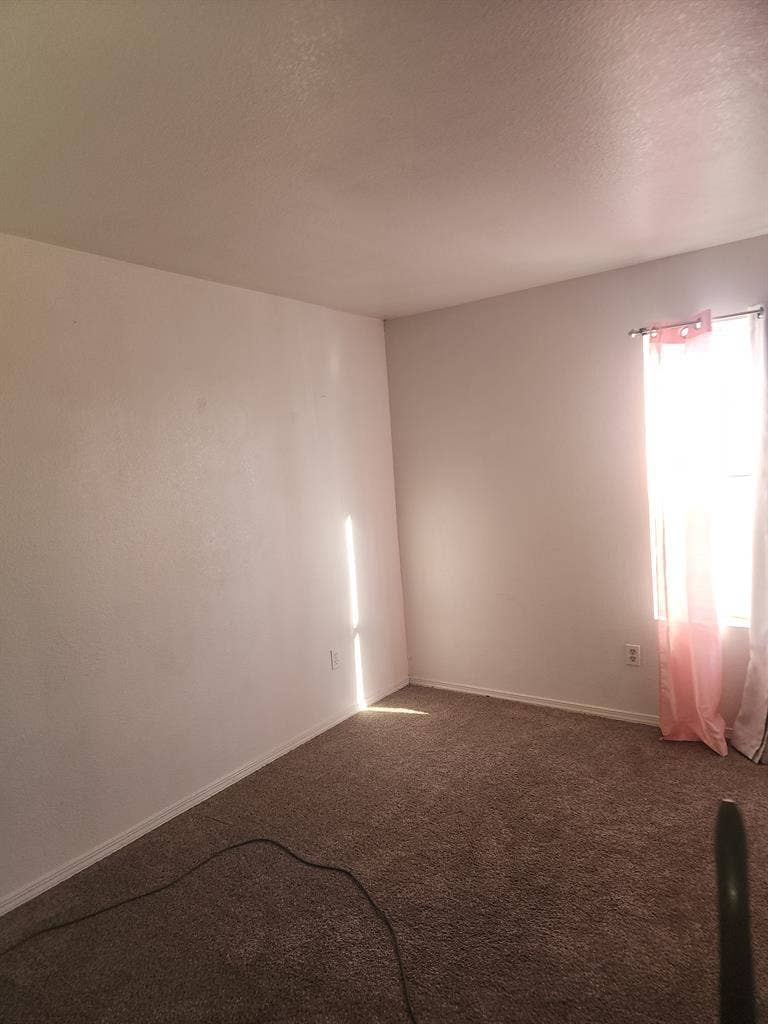 Small Room Available for Rent!