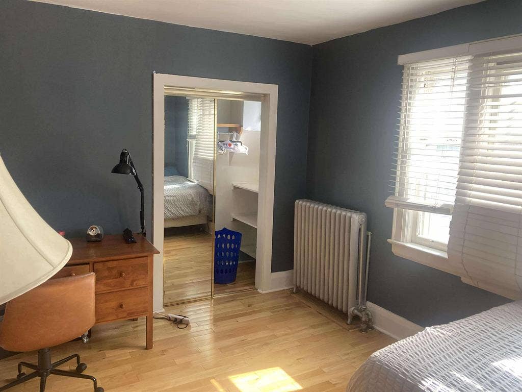 1 Br in spacious home to share