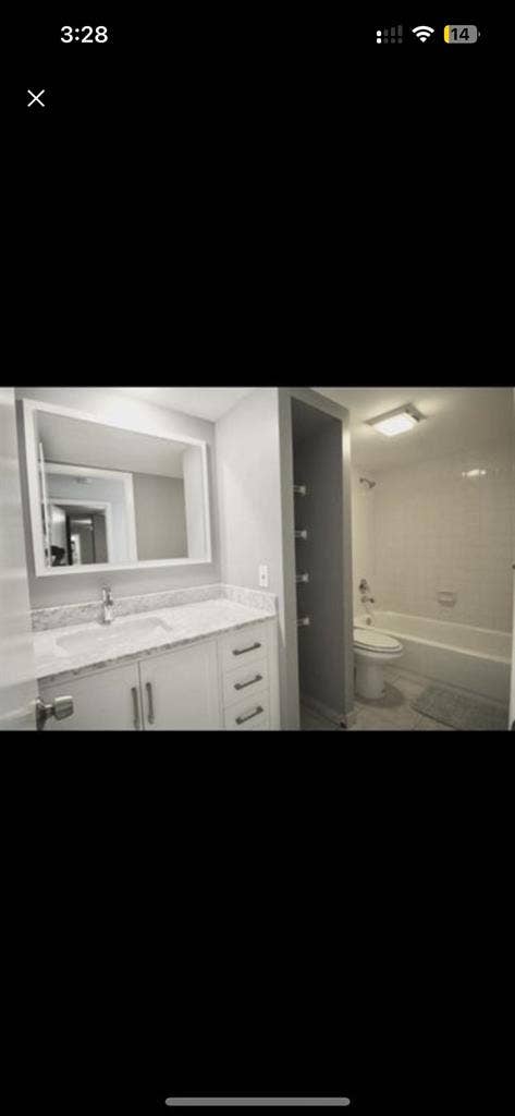 Beautiful townhome/ quiet area