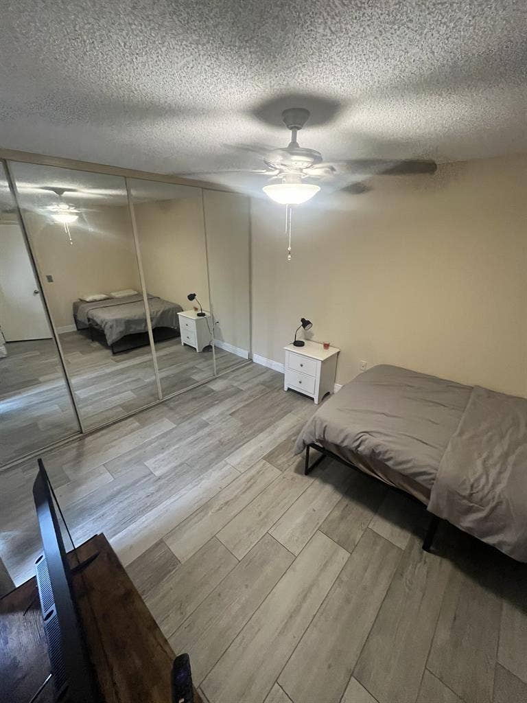 Beautiful townhome/ quiet area