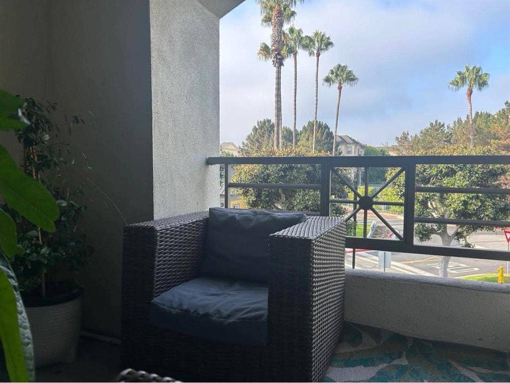 Charming room for rent in Irvine