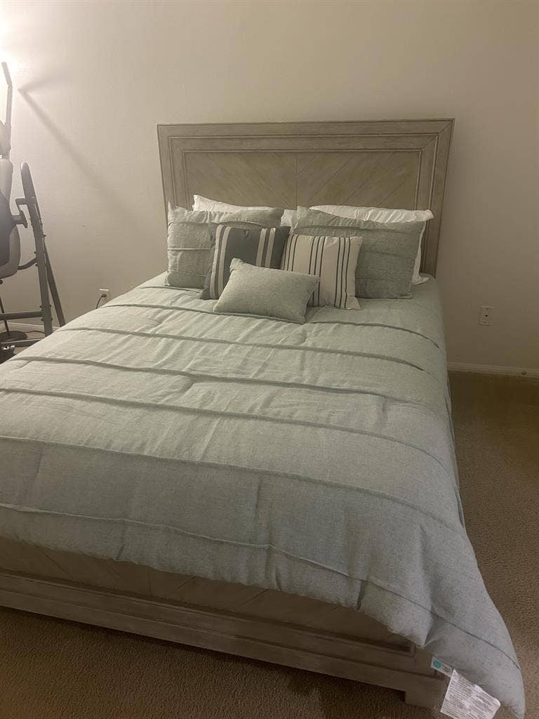 Charming room for rent in Irvine